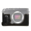 Cámara de cuero de PU de hilo de 1/4 pulgadas Medio caso base para Fujifilm XE4 (Negro)