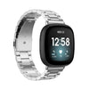 Correa de reloj de aleación de titanio con hebilla plana de tres cuentas para Fitbit Versa 4/3/Sense/Sense 2 (plateada)