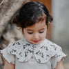 Babero infantil Benzdeer con forma de pétalo, diseño de mariposa retro