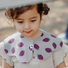 Babero infantil Benzdeer con forma de pétalo, toalla de saliva, fresas grises