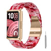 Correa de resina con cierre de mariposa y tres cuentas para Huawei Band 11 / Band 11 Pro, con herramienta para quitar (roja).