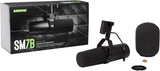 Contenido de la caja del Shure SM7B: micrófono, paraviento A7WS, tapa de interruptores y adaptador de rosca