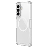 Carcasa transparente para Galaxy A57 en ángulo mostrando el módulo de cámara