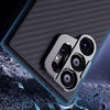 Detalle del marco metálico alrededor de los lentes del Galaxy S24 Ultra