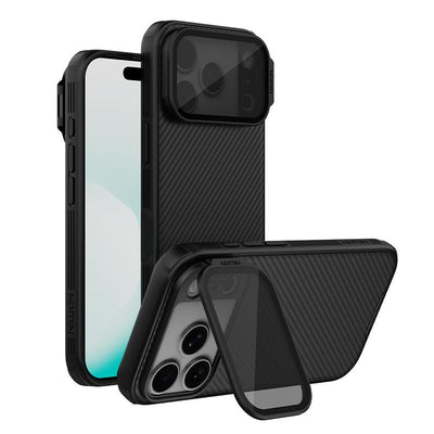 Carcasa NILLKIN CamShield Prop iPhone 18 Pro negra texturizada con tapa de cámara abierta como soporte