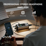 Guitarrista monitoreando con el amplificador DEBRA EMPX