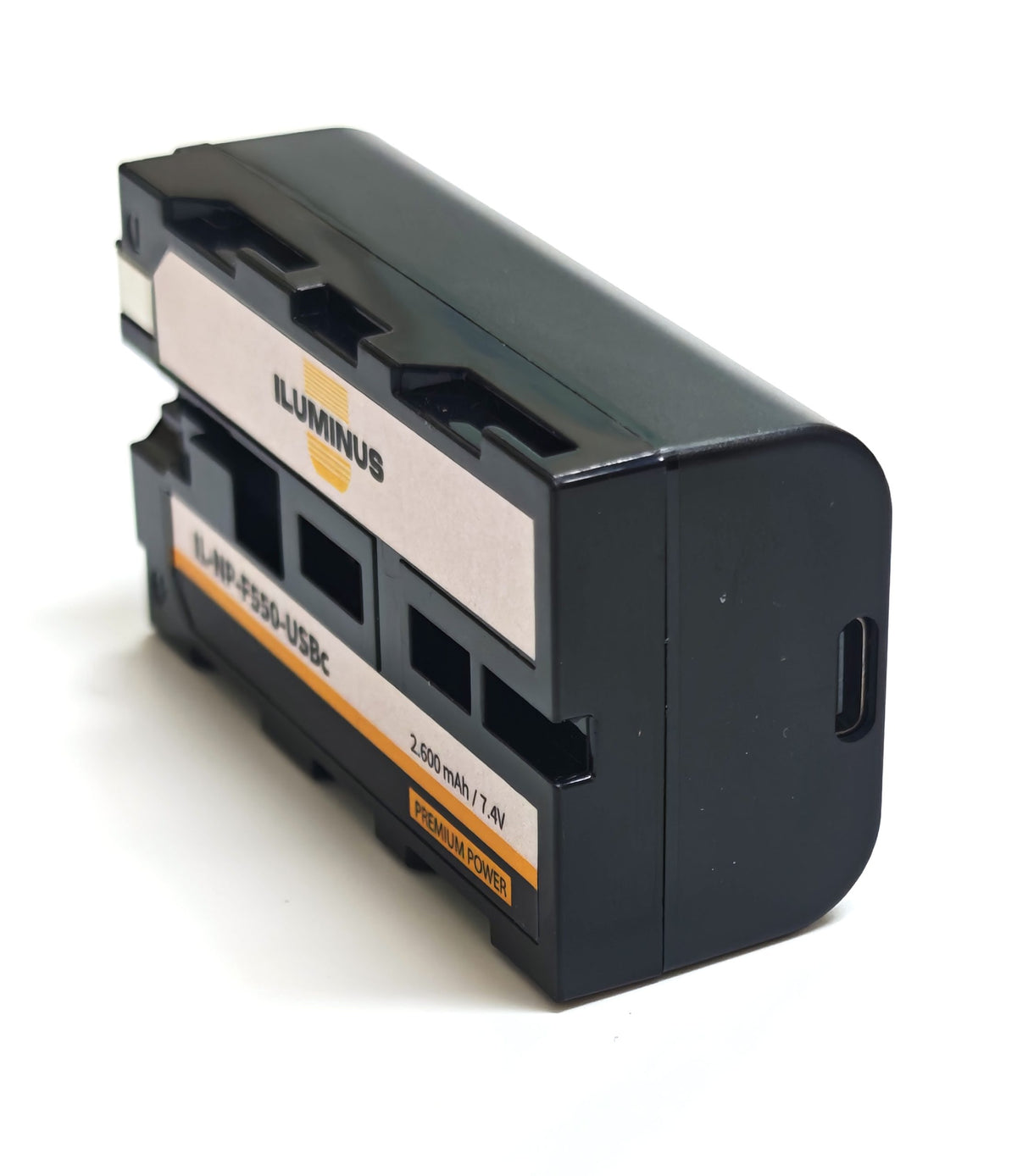 Batería Iluminus NP-F550 USB-C 2600mAh vista frontal