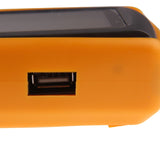 Detalle del puerto USB del manómetro GM520 para conectarlo al computador