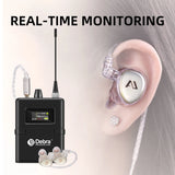 Músico usando el receptor DEBRA SW-1 con audífonos in ear