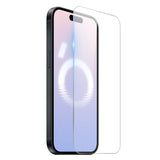 Lámina de vidrio templado NORTHJO alineada sobre la pantalla del iPhone 16 Plus