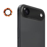 Protector de lente ENKAY naranja para iPhone Air junto al celular