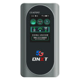 Router 5G portátil DNXT M2D-E de frente, con la pantalla táctil encendida